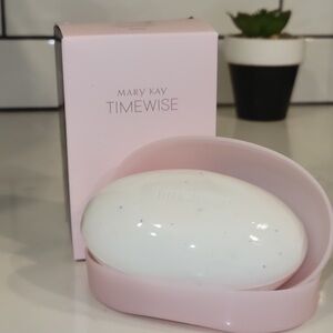 Mary Kay Timewise Soap with Pink Case